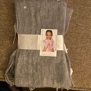 Woman’s gift set scarf and gloves